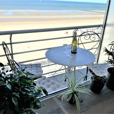 Lo & L'oo Apartment *